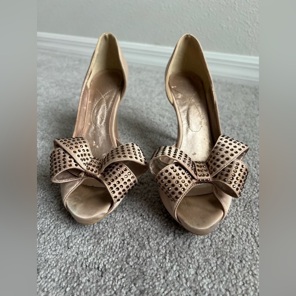 Beige Satin Heels with Bows Size 7.5
